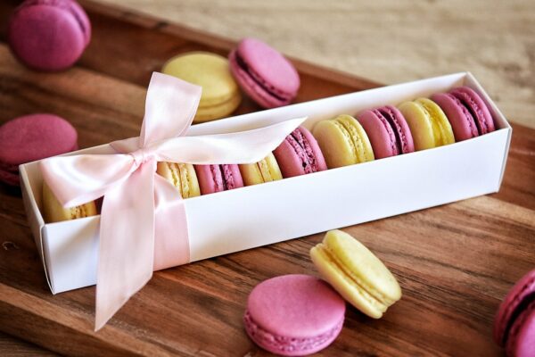 Coffret 10 Macarons - Edition Limitée des Fêtes de fin d'Année - DÉLICATESSE